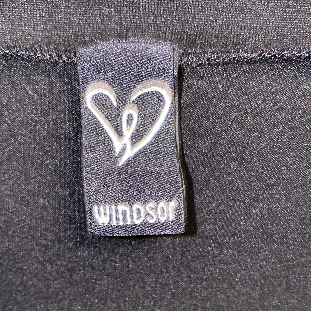 Windsor Medium Black Los Angeles Graphic Tee Crop Top - Picture 2 of 8